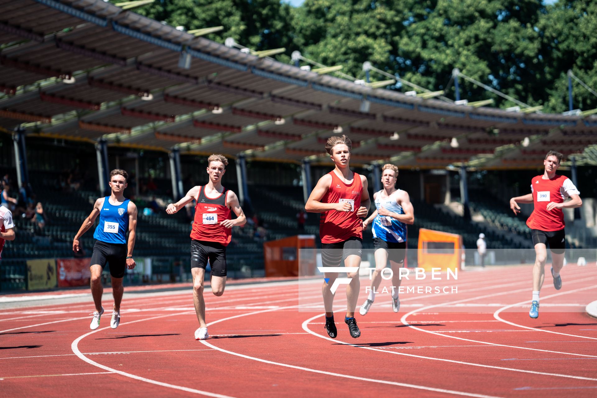 Torben Lillie (VfL Lingen), Milian Zirbus (LG Osterode), Bennett Pauli (VfL Stade), Lucas Vogt (TuS Wunstorf) am 02.07.2022 waehrend den NLV+BLV Leichtathletik-Landesmeisterschaften im Jahnstadion in Goettingen (Tag 1)